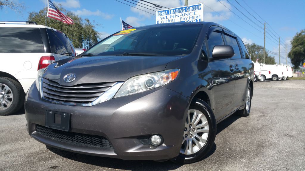2016 Toyota Sienna Image 40