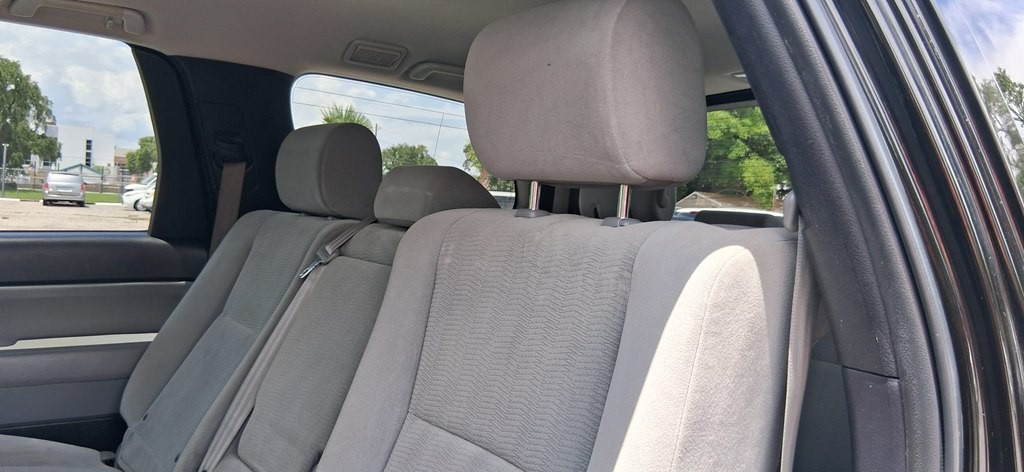 2015 Toyota Sequoia Image 24