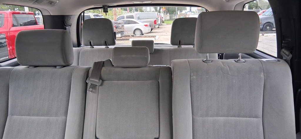 2015 Toyota Sequoia Image 33