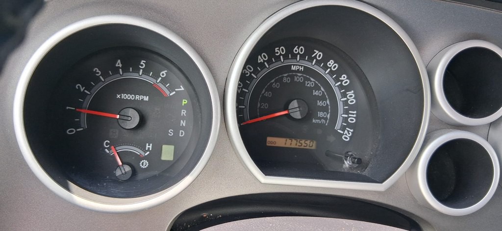 2015 Toyota Sequoia Image 10