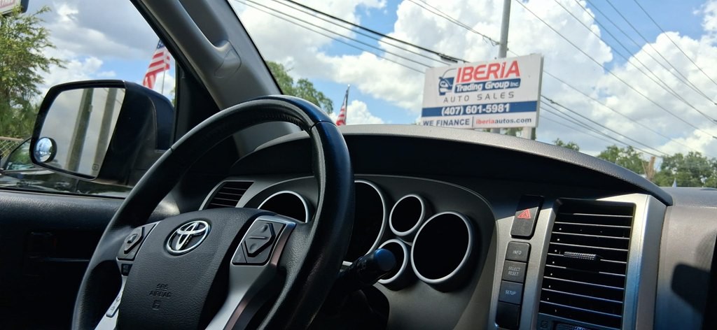 2015 Toyota Sequoia Image 15