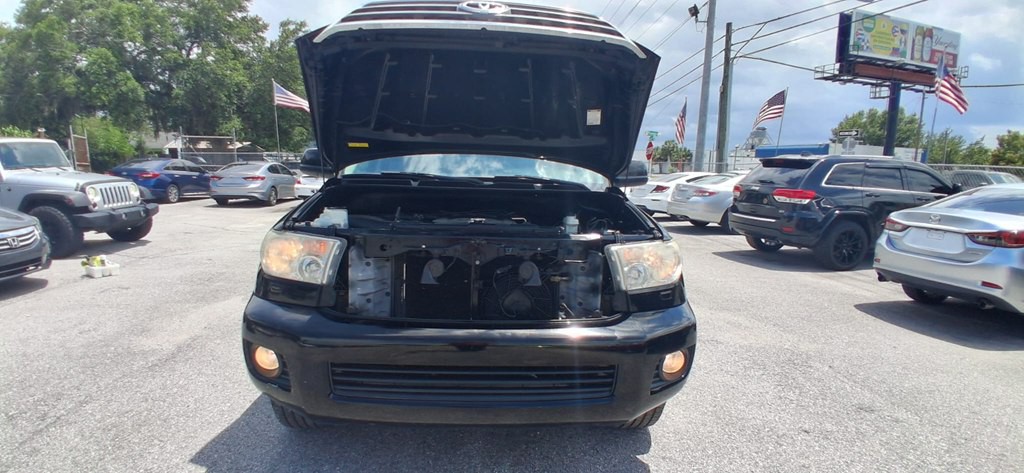 2015 Toyota Sequoia Image 50