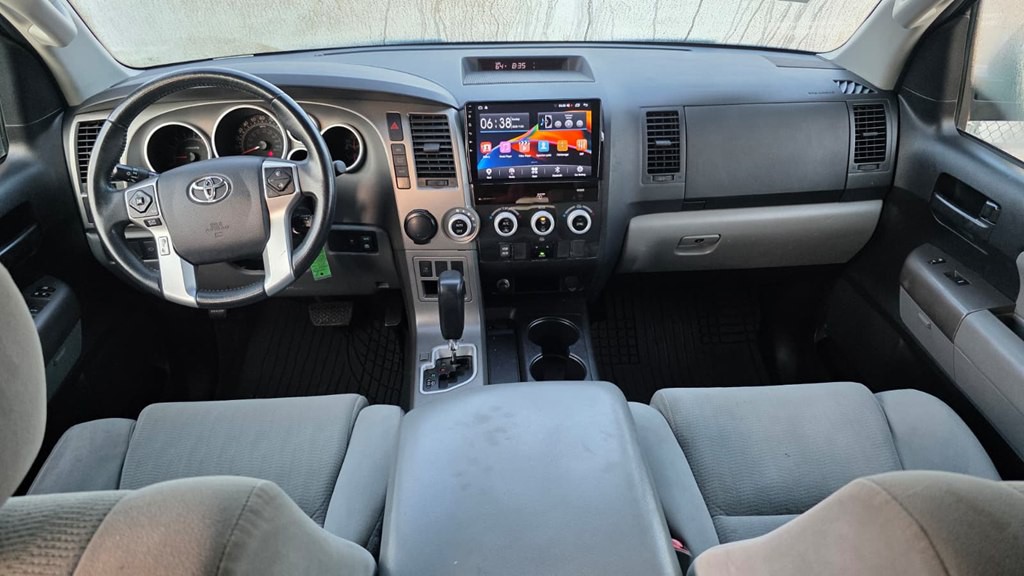 2015 Toyota Sequoia Image 58