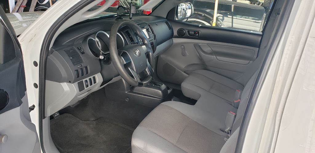 2013 Toyota Tacoma Image 9