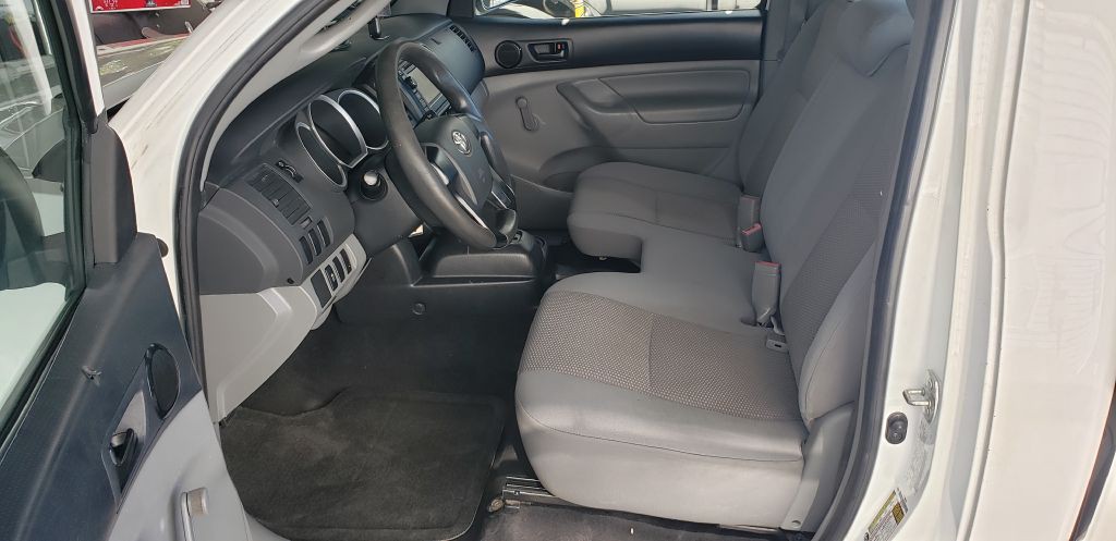 2013 Toyota Tacoma Image 10