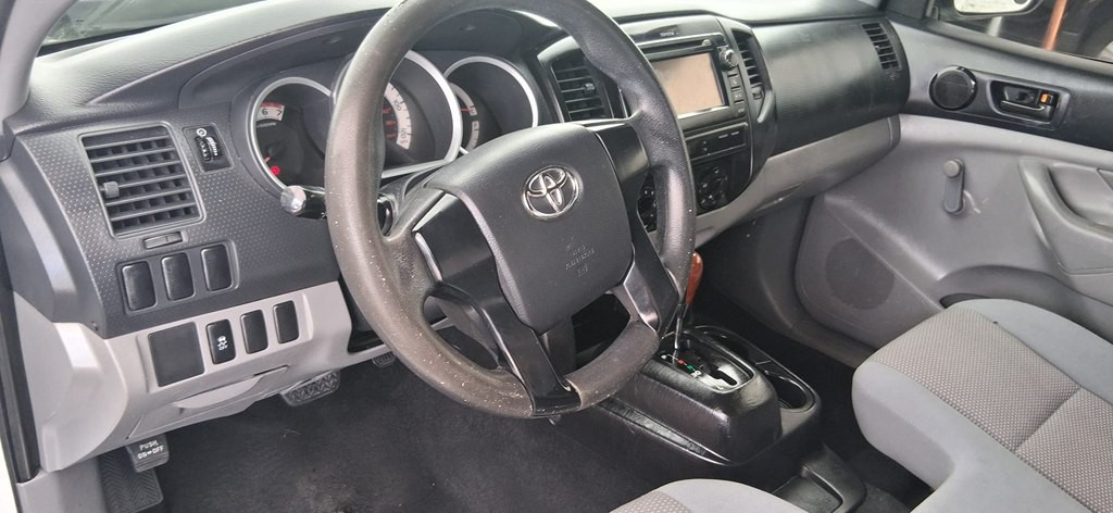 2013 Toyota Tacoma Image 8