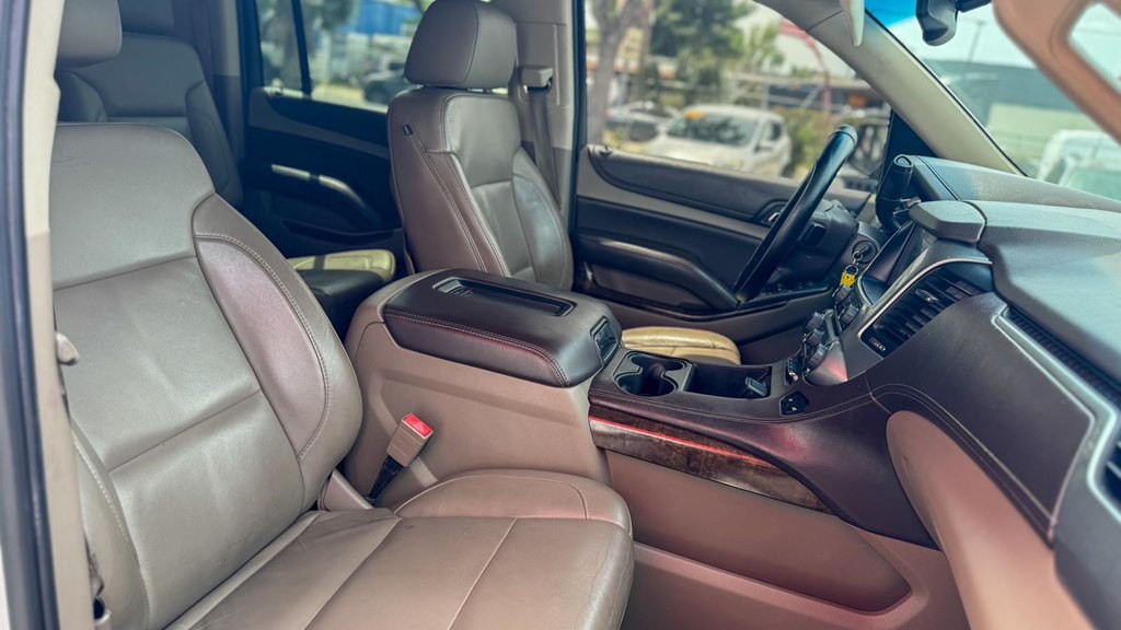 2015 Chevrolet Suburban Image 11
