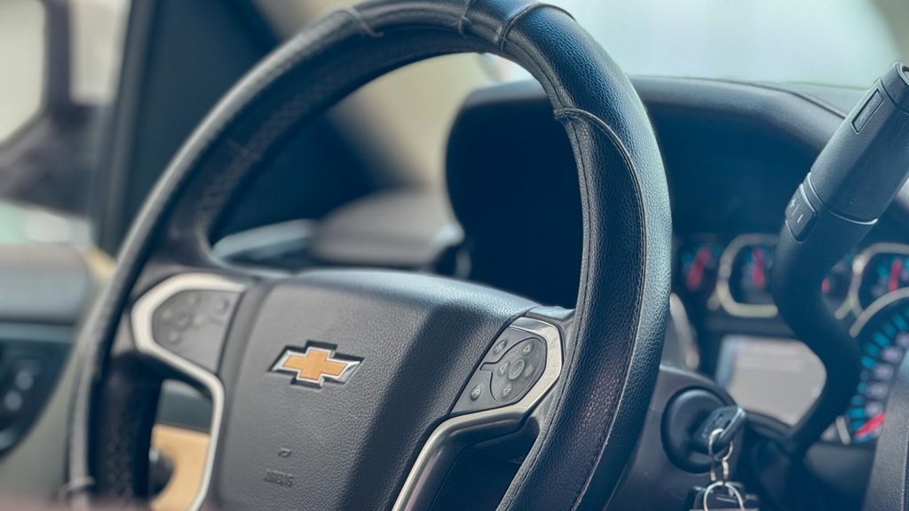 2015 Chevrolet Suburban Image 12