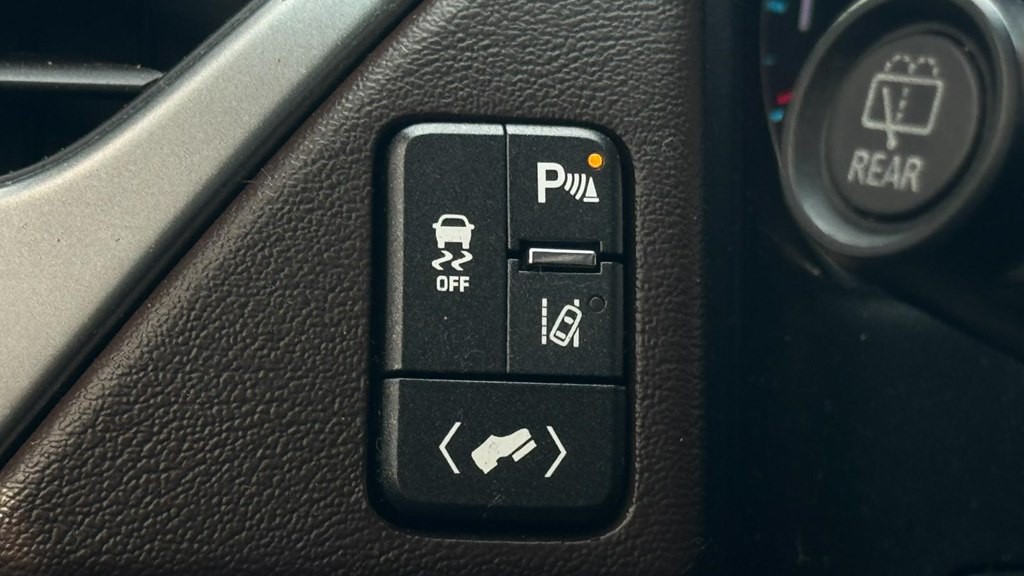 2015 Chevrolet Suburban Image 14