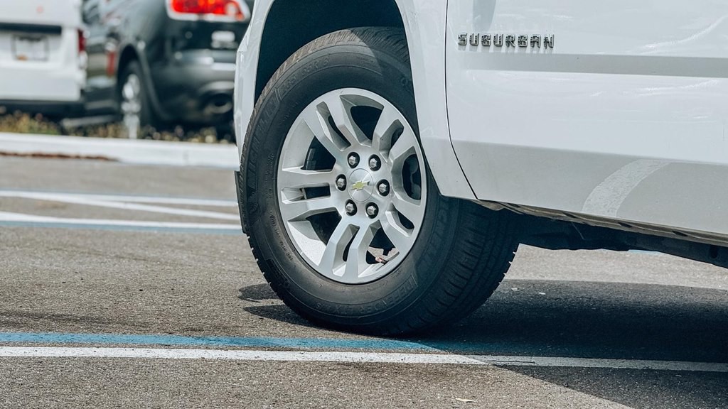 2015 Chevrolet Suburban Image 15