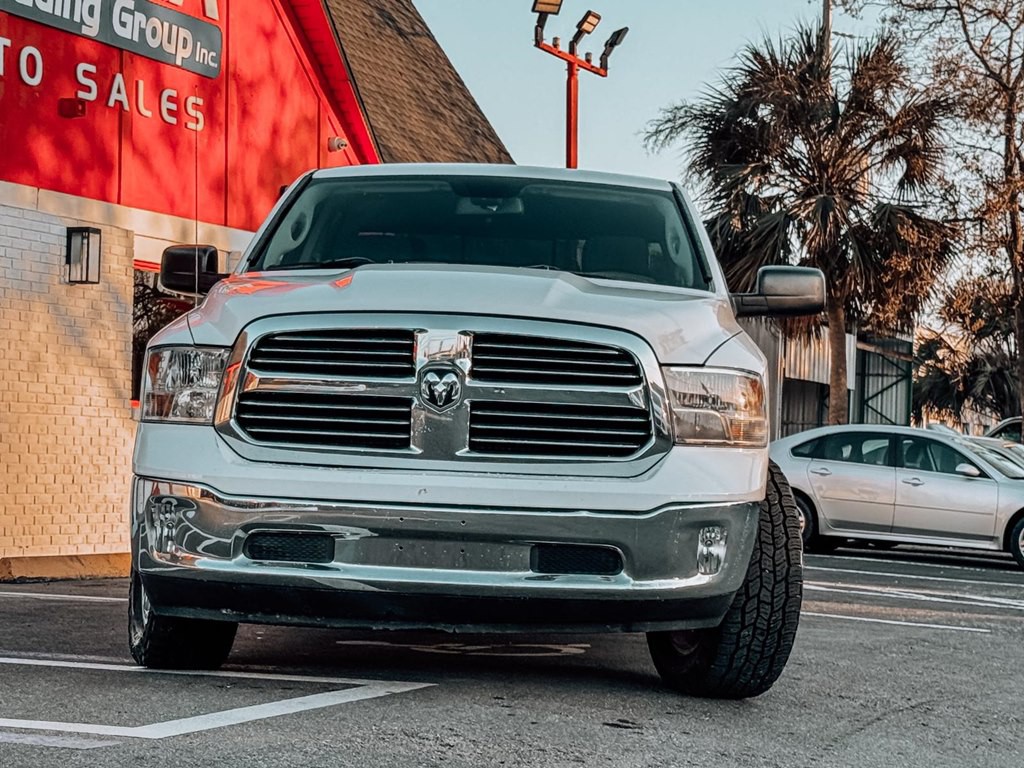 2015 RAM 1500 Image 3