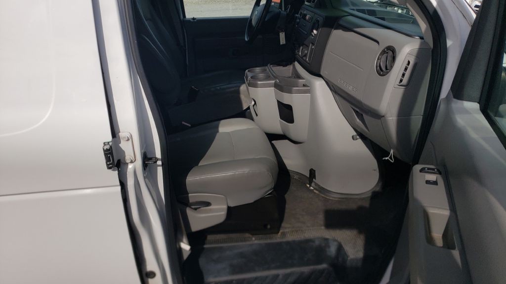 2014 Ford Econoline Image 15
