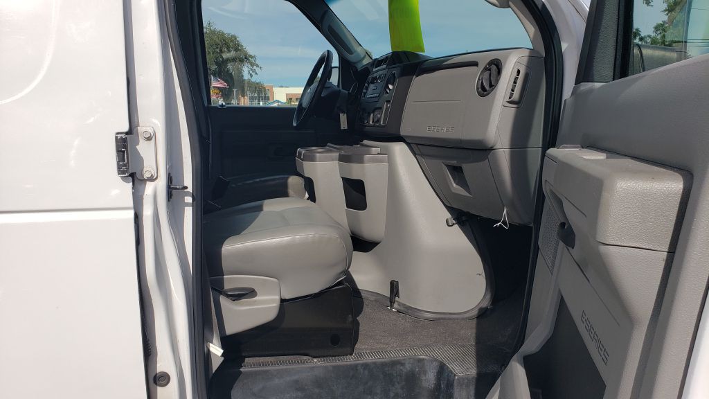 2014 Ford Econoline Image 16