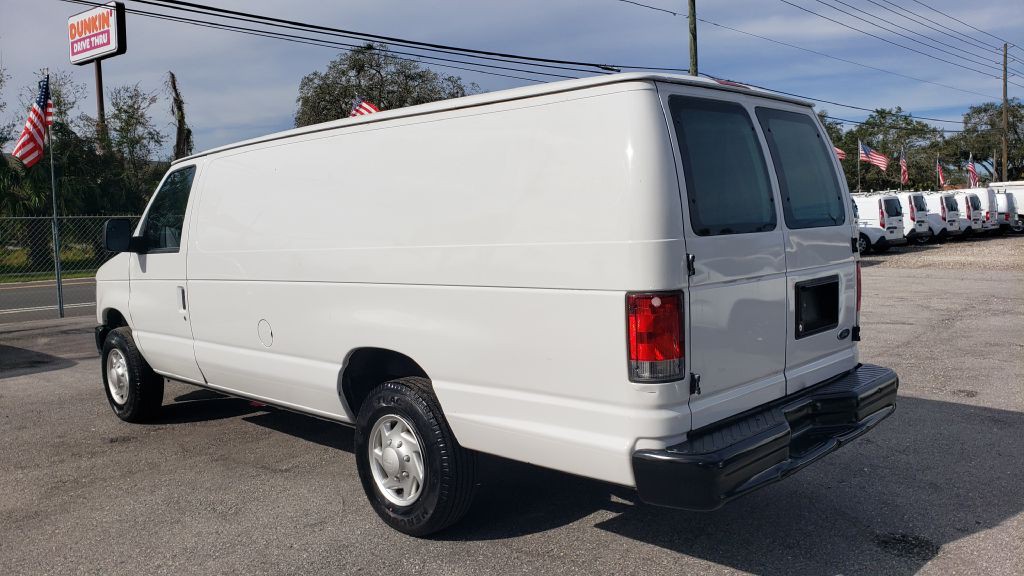 2014 Ford Econoline Image 25