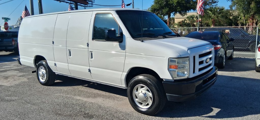 2014 Ford Econoline Image 2