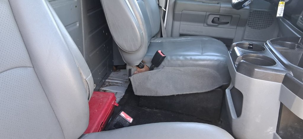 2014 Ford Econoline Image 16