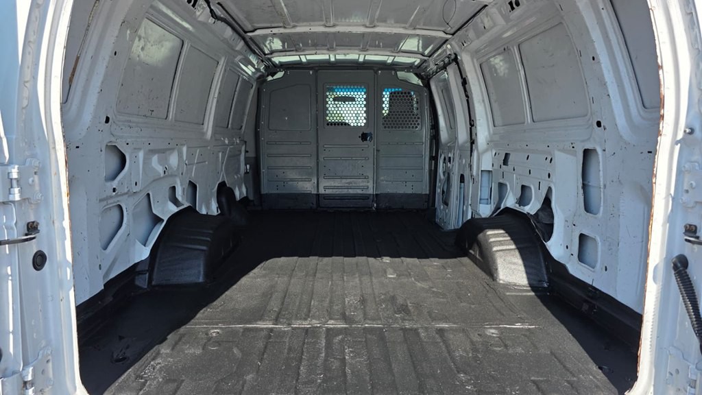 2014 Ford Econoline Image 28