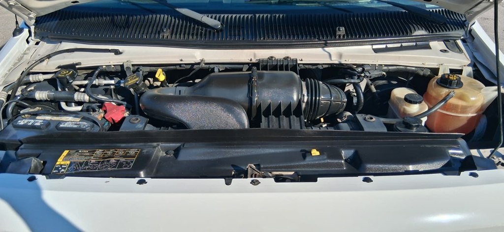 2014 Ford Econoline Image 32