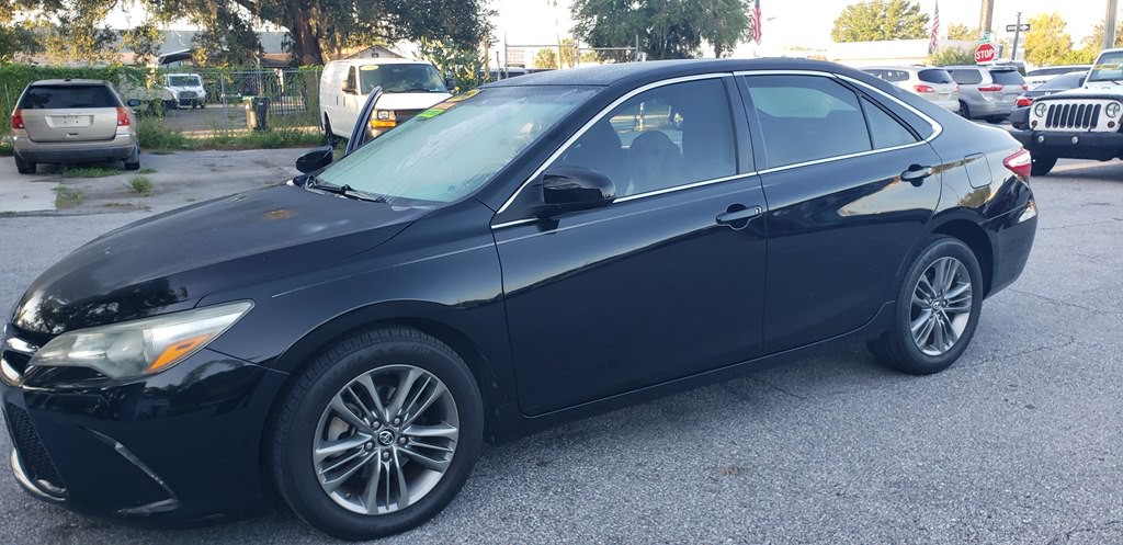 2016 Toyota Camry Image 2