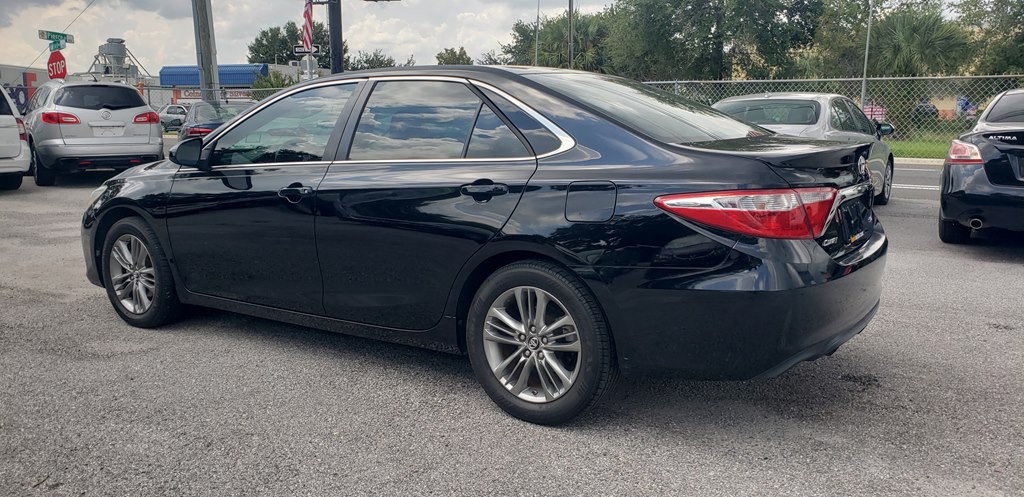 2016 Toyota Camry Image 8