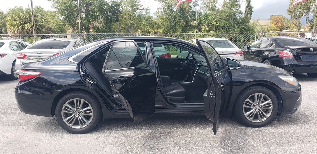 2016 Toyota Camry Image 9