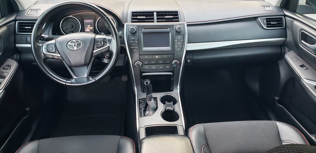 2016 Toyota Camry Image 11