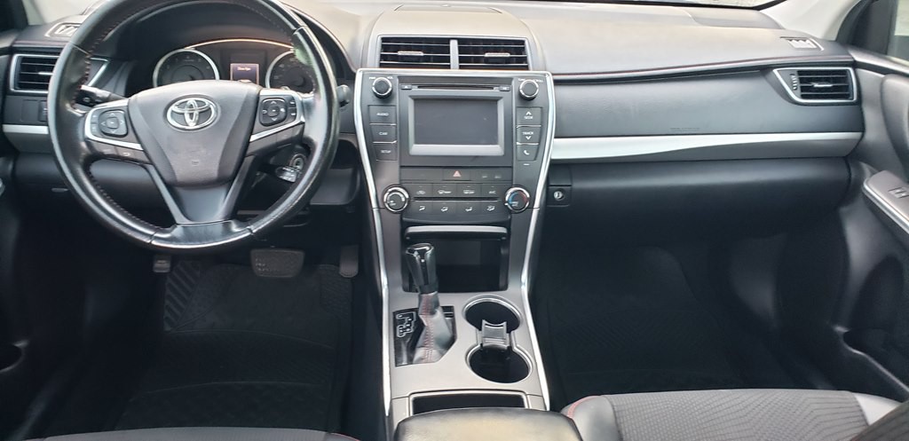 2016 Toyota Camry Image 12