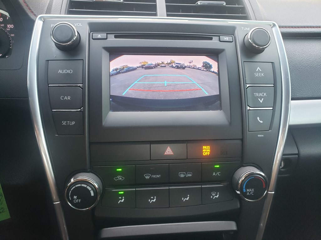 2016 Toyota Camry Image 16