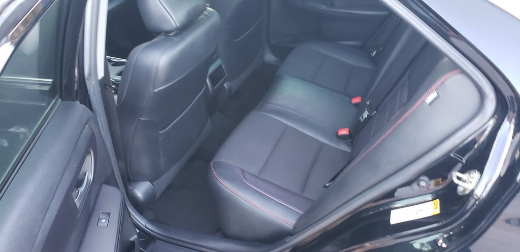 2016 Toyota Camry Image 20