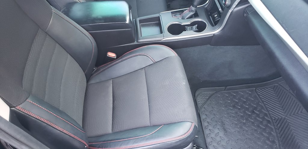 2016 Toyota Camry Image 23