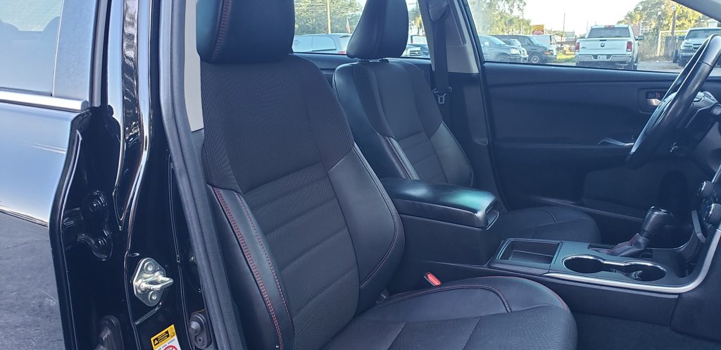 2016 Toyota Camry Image 26