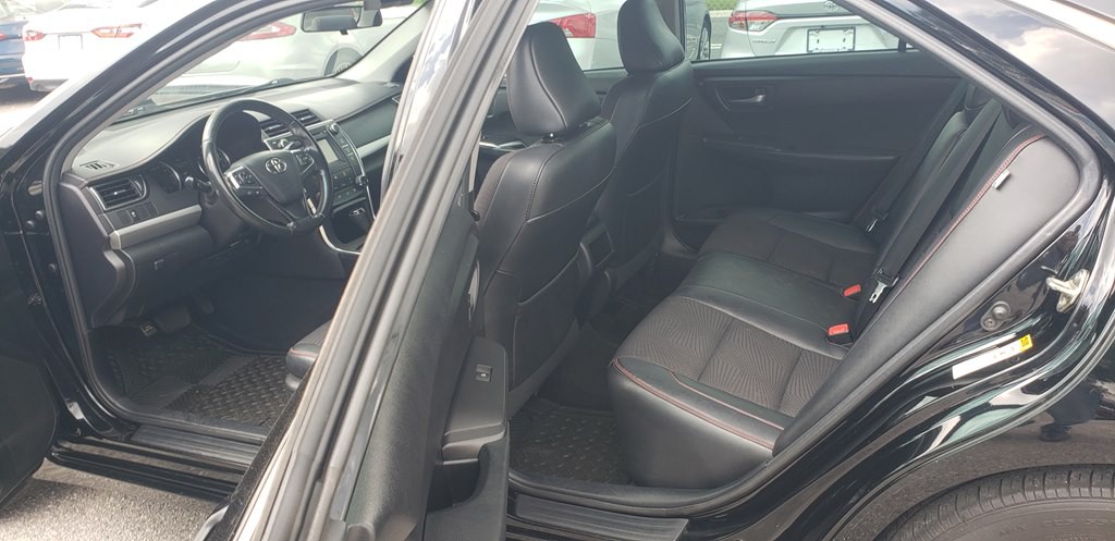 2016 Toyota Camry Image 29