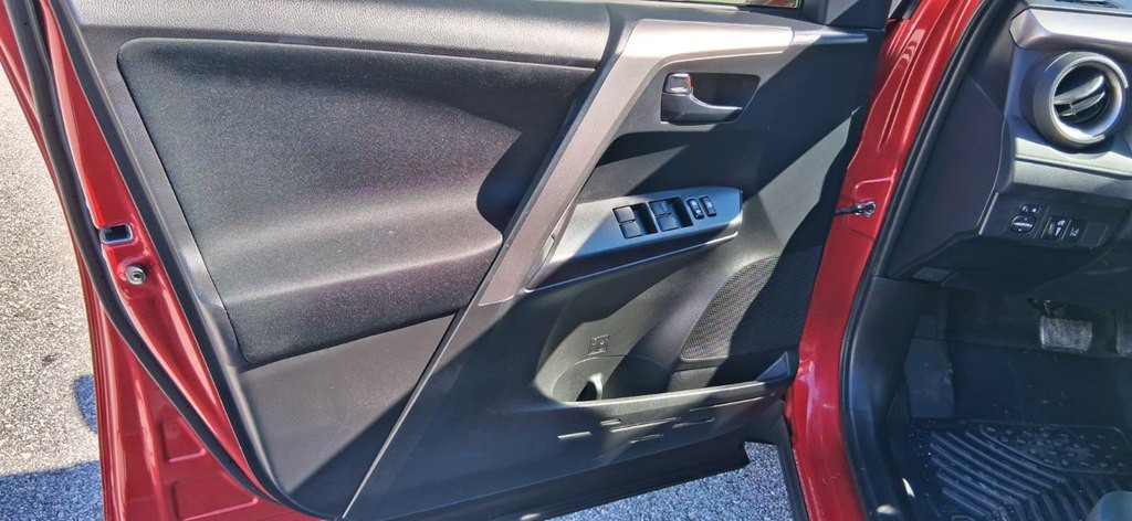 2017 Toyota Rav4 Image 31