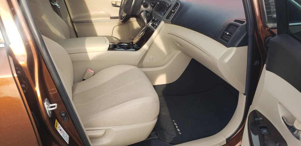 2011 Toyota Venza Image 24