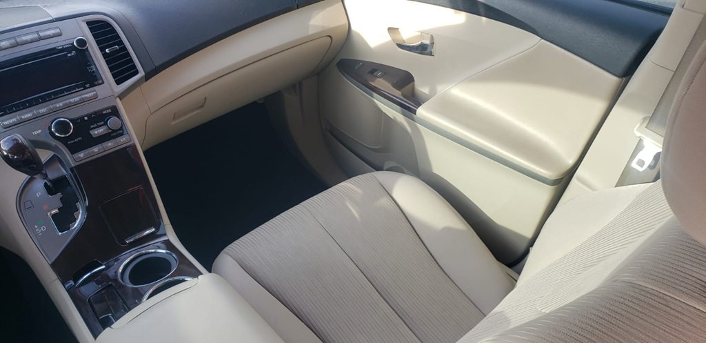 2011 Toyota Venza Image 30