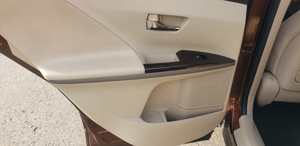 2011 Toyota Venza Image 40