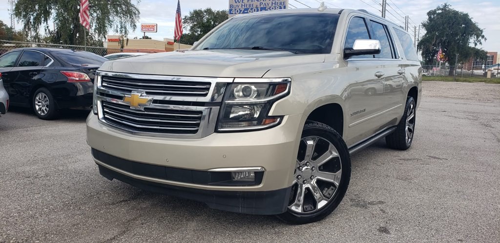 2015 Chevrolet Suburban Image 2