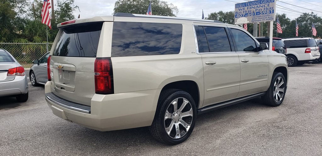2015 Chevrolet Suburban Image 4