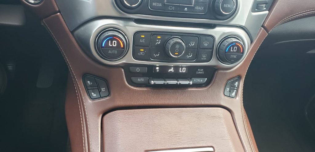 2015 Chevrolet Suburban Image 14