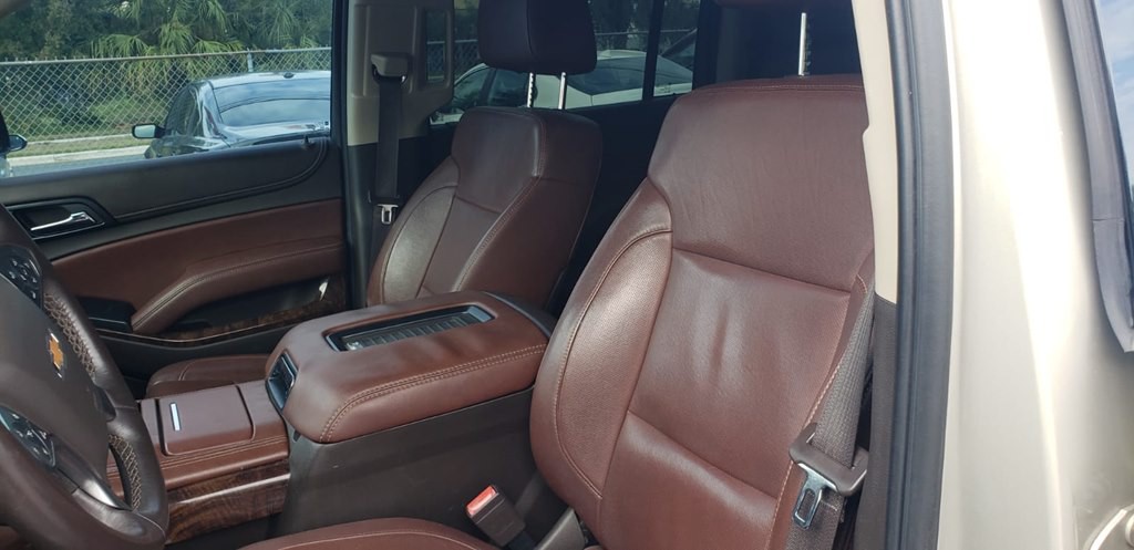 2015 Chevrolet Suburban Image 17