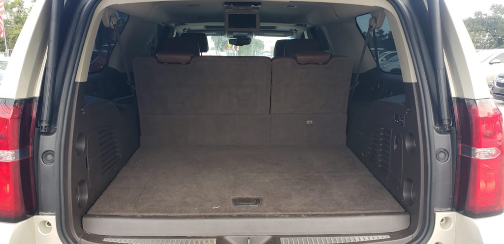 2015 Chevrolet Suburban Image 32