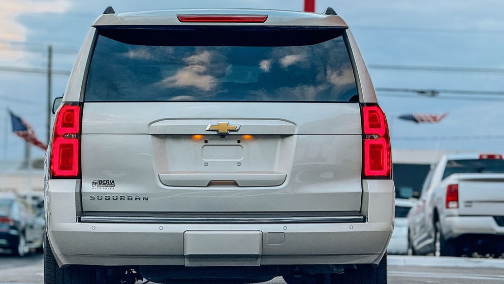 2015 Chevrolet Suburban Image 7