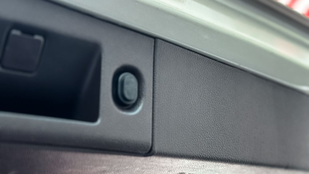 2015 Chevrolet Suburban Image 12