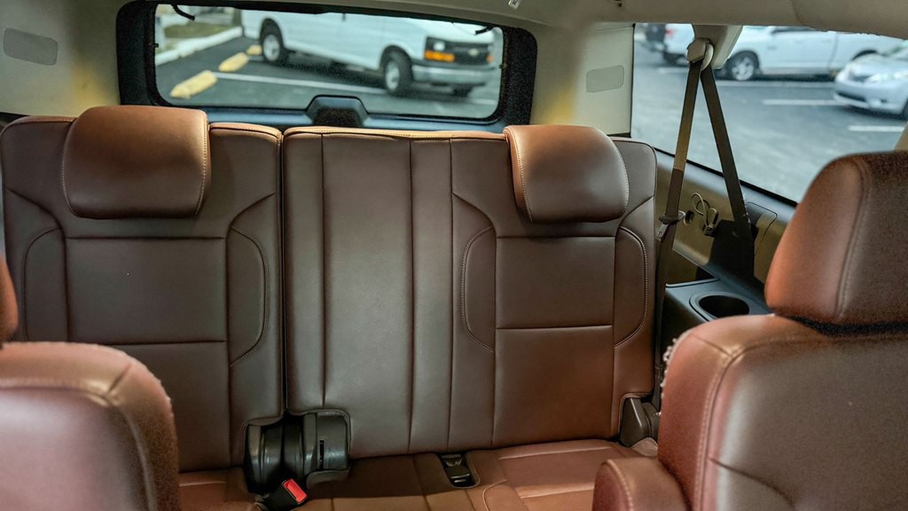 2015 Chevrolet Suburban Image 14