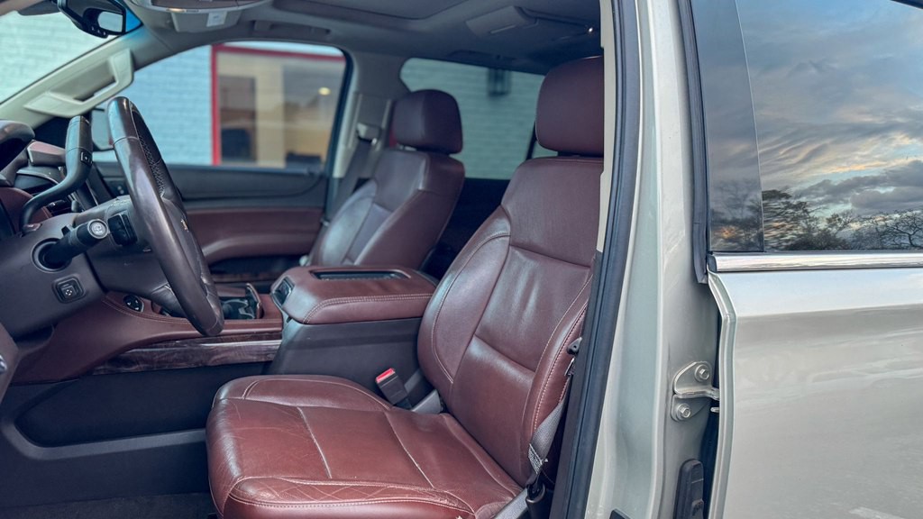 2015 Chevrolet Suburban Image 21