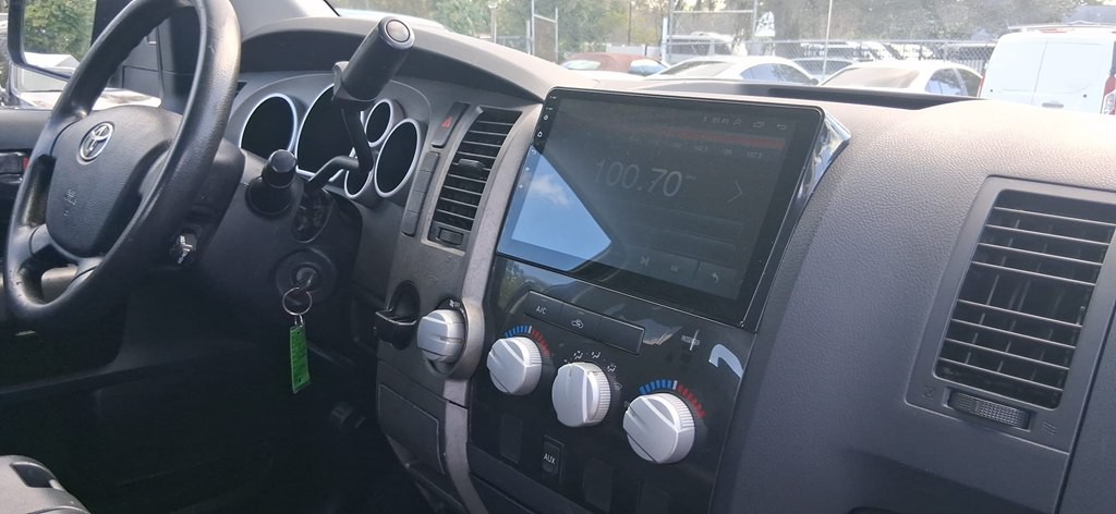 2010 Toyota Tundra Image 12