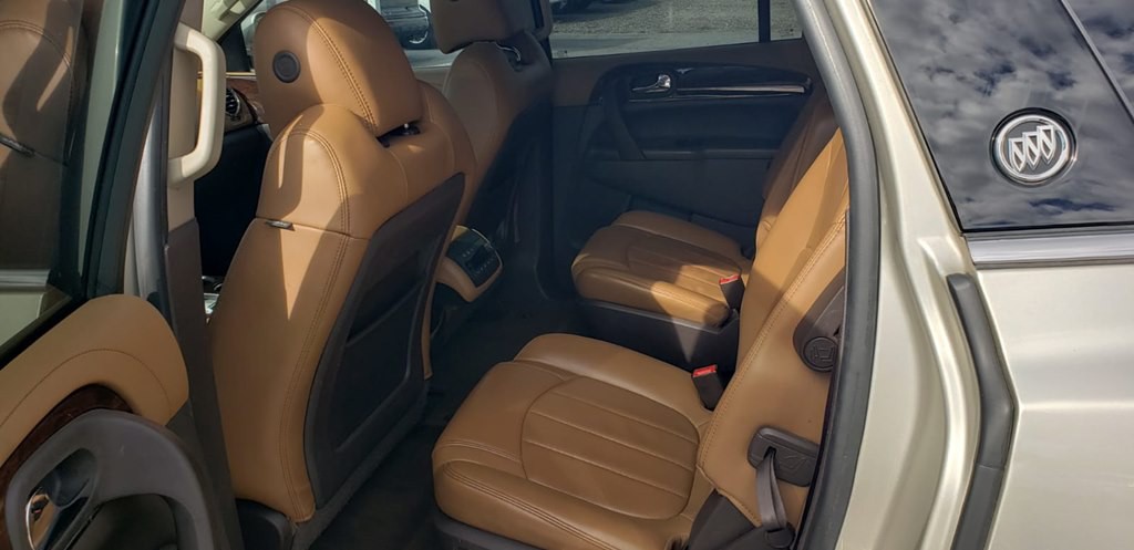 2016 Buick Enclave Image 28