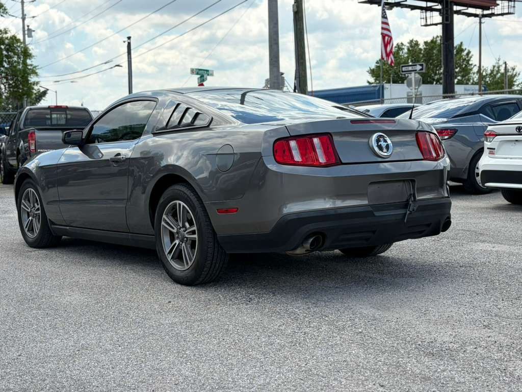 2011 Ford Mustang Image 4