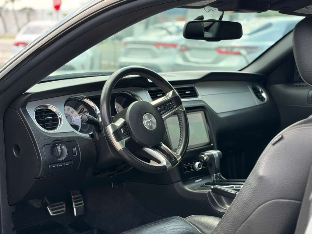 2011 Ford Mustang Image 8