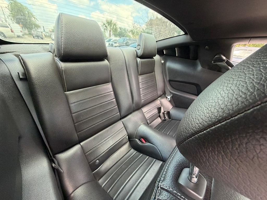 2011 Ford Mustang Image 9